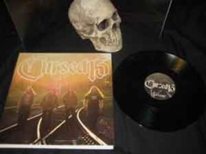 Cursed 13 - Triumf ryhmässä VINYYLI @ Bengans Skivbutik AB (1030258)