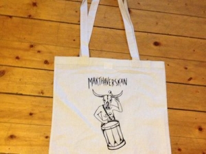 Makthaverskan - Tote bag 3 (vit tygpåse med svart tryck, ryhmässä Minishops / Luxury @ Bengans Skivbutik AB (1111600)