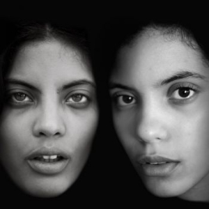 Ibeyi - Ibeyi ryhmässä VINYYLI @ Bengans Skivbutik AB (1166745)