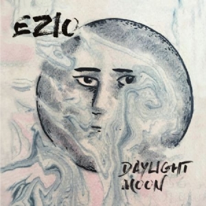 Ezio - Daylight Moon ryhmässä ME SUOSITTELEMME / Joululahjavinkki: CD @ Bengans Skivbutik AB (2169082)