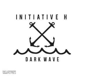 Initiative H - Dark Wave ryhmässä CD @ Bengans Skivbutik AB (2403997)