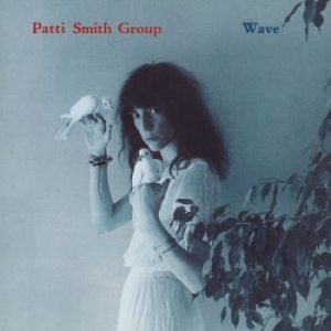 Patti Smith Group - Wave ryhmässä ME SUOSITTELEMME / Bengans Henkilökunnan Vinkit / Takaisin Blåkullaan @ Bengans Skivbutik AB (2466497)