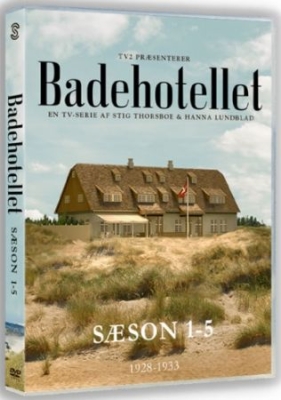 Badhotellet - Säsong 1-5 ryhmässä Elokuva DVD @ Bengans Skivbutik AB (3701486)