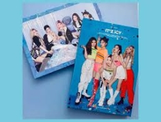 Itzy - Album IT'z ICY (Random Ver.) ryhmässä CD @ Bengans Skivbutik AB (3759761)