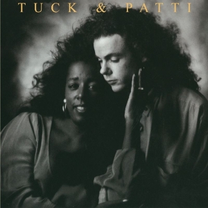 Tuck & Patti - Love Warriors ryhmässä CD @ Bengans Skivbutik AB (3931368)