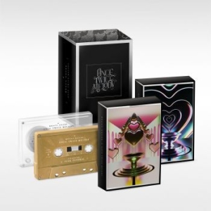 Beach House - Once Twice Melody (2 X Cassette) ryhmässä Pop @ Bengans Skivbutik AB (4100162)