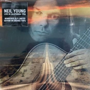 Young Neil - Live In California 1986 (Orange) ryhmässä VINYYLI @ Bengans Skivbutik AB (4115158)