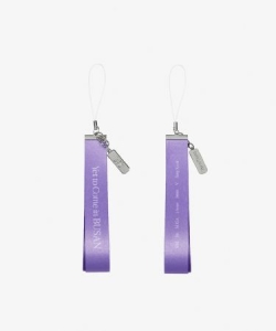 BTS - BTS - (Yet To Come in BUSAN) Official Light Stick Strap ryhmässä Minishops / K-Pop Minishops / BTS @ Bengans Skivbutik AB (4296637)