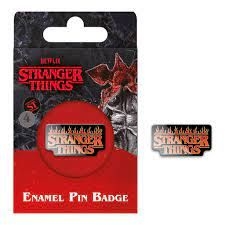 Stranger Things 4 (Fire Logo) Enamel Pin ryhmässä -Start Jan R2 @ Bengans Skivbutik AB (4401393)