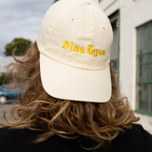 Dina Ögon - Cap -Yellow Embroided Logo ryhmässä Minishops / Dina Ögon Shop @ Bengans Skivbutik AB (4410133)