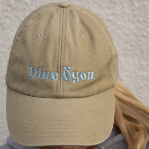 Dina Ögon - Cap - Vintage Style Stone with Light Blue Logo ryhmässä Minishops / Dina Ögon Shop @ Bengans Skivbutik AB (4410134)