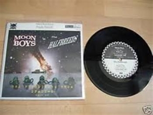 Moon Boys/Halfbreeds - Split ryhmässä VINYYLI @ Bengans Skivbutik AB (489701)