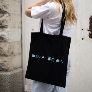 Dina Ögon - Totebag - Black With Blue Logo ryhmässä MERCHANDISE / Merch / RnB-Soul @ Bengans Skivbutik AB (5522351)