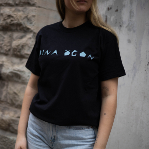 Dina Ögon - T-Shirt Black - Blue Logo M ryhmässä MERCHANDISE / T-paita / RnB-Soul @ Bengans Skivbutik AB (5522358r)