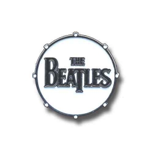 The Beatles - Drum Drop T Logo Pin Badge ryhmässä MERCHANDISE @ Bengans Skivbutik AB (5537427)