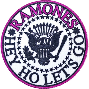 Ramones - Hey Ho Let's Go V1 Woven Patch ryhmässä MERCHANDISE / Merch / Punk @ Bengans Skivbutik AB (5538329)