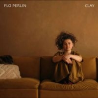 Flo Perlin - Clay ryhmässä ME SUOSITTELEMME / Perjantain julkaisut / Fredag den 7:e Juni 2024 @ Bengans Skivbutik AB (5540521)