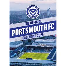 Portsmouth Fc  - 2025 A3 Calendar ryhmässä ME SUOSITTELEMME / Perjantain julkaisut / Perjantai 1 marraskuuta 2024 @ Bengans Skivbutik AB (5563813)