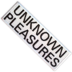 Joy Division - Unknown Pleasures Text Woven Patch ryhmässä MERCHANDISE / Merch / Pop-Rock @ Bengans Skivbutik AB (5565586)