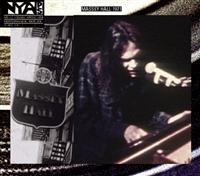 Neil Young - Live At Massey Hall 1971 ryhmässä CD / Pop-Rock @ Bengans Skivbutik AB (637033)