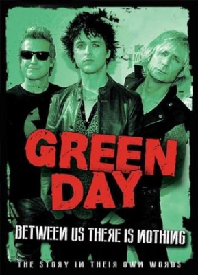 Green Day - Between Us There Is Nothing - Docum ryhmässä Musiikki-DVD & Bluray @ Bengans Skivbutik AB (886408)