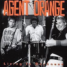 Agent Orange - Living in darkness ryhmässä CD @ Bengans Skivbutik AB (1102493)