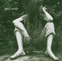 Smith Patti - Trampin' ryhmässä CD @ Bengans Skivbutik AB (530324)